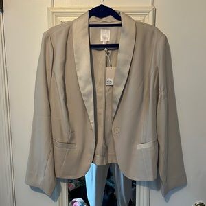 Lauren Conrad beige blazer